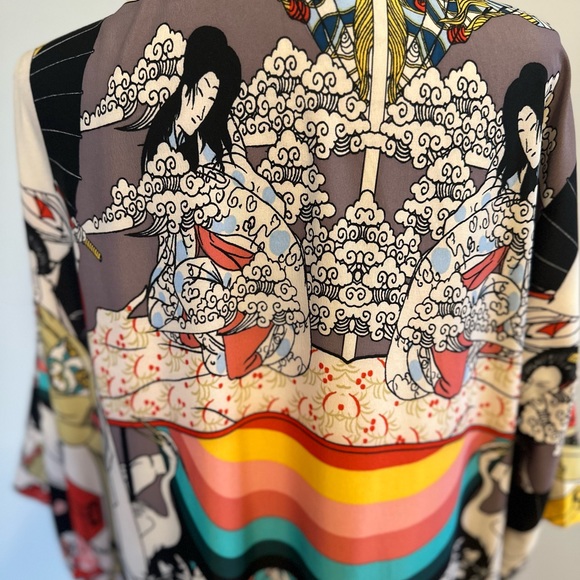 Beautiful and vibrant kimono - Picture 3 of 6